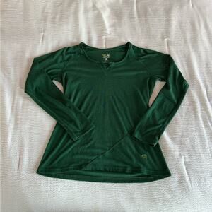 Mountain Hardware Women's Green Long Sleeve Top